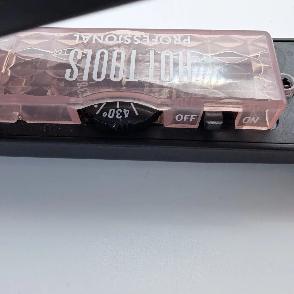 Hot Tools Professional 1 in Salon Flat Iron 1188 Pink Ceramic Hair Straightener